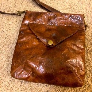 Matt and Nat crossbody